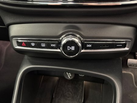 2023 Volvo XC40 - thumbnail 17