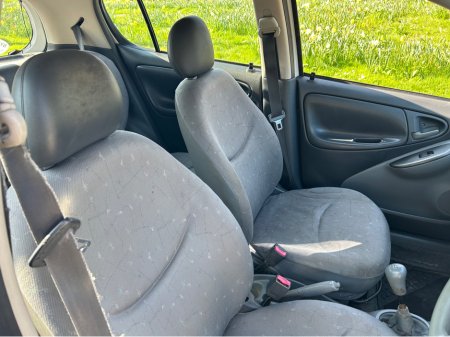 1999 Toyota Yaris - thumbnail 6