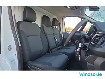 2022 Renault Trafic LL30 BLUE DCI 130 BUSIN €20,995 thumbnail
