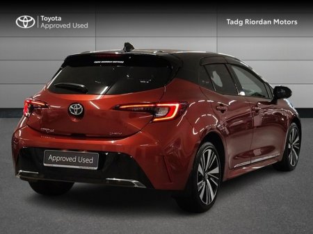 2025 Toyota Corolla H/B LUNA SPORT €35,950 thumbnail