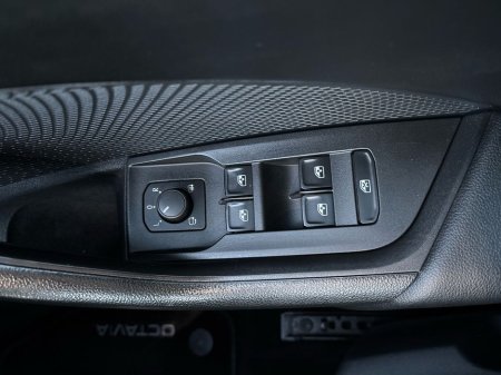 2024 Skoda Octavia Selection 2.0TDI 115HP €31,995 thumbnail