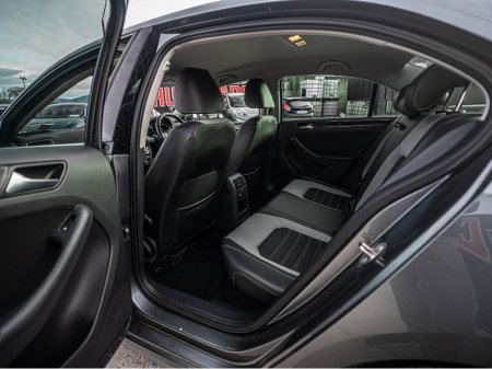 2017 Volkswagen Jetta - thumbnail 26