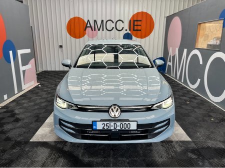 2025 Volkswagen Golf 2025 VOLKSWAGEN GOLF 5D 2.0 AUTOMATIC / CRUISE CONTROL / REVERSE CAMERA / HEATED SEATS / PADDLE SHIFTERS / APPLE CARPLAY / AMBIENT LIGHTS thumbnail