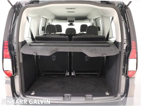 2025 Volkswagen Caddy Maxi Life CADDY LIFE TDI 122HP A7F €47,950 thumbnail