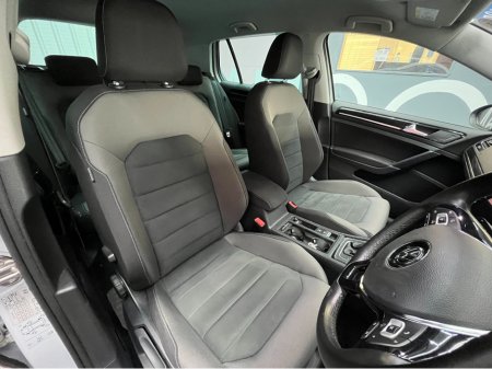 2018 Volkswagen Golf - thumbnail 11