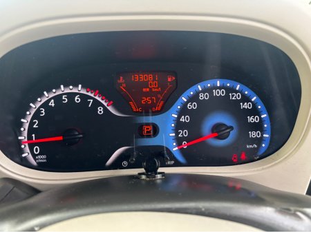 2013 Nissan Cube - thumbnail 9