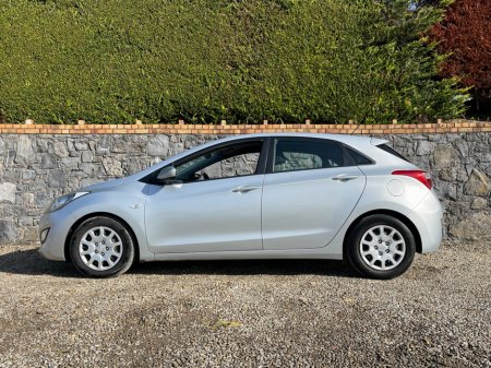 2015 Hyundai i30 1.6 CRDI CLASSIC BL/ DRI 5DR BLUE DRIVE ISG €8,500 thumbnail