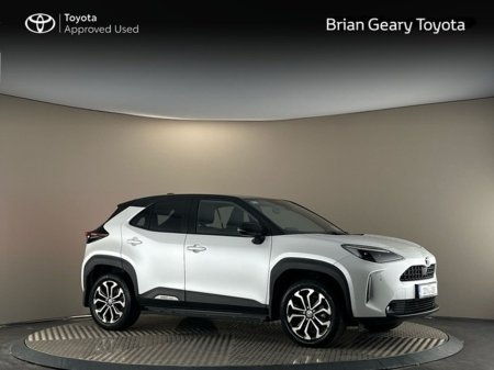 2023 Toyota Yaris Cross HYBRID LUNA SPORT €28,950 thumbnail