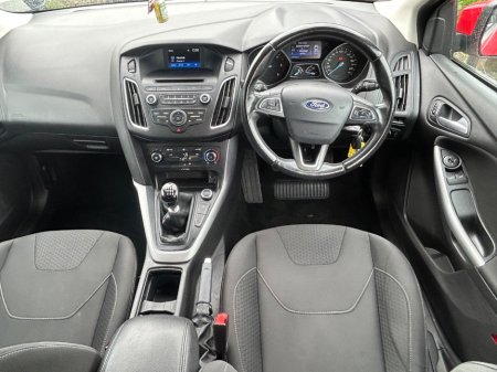 2016 Ford Focus - thumbnail 6