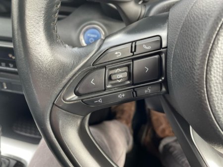 2020 Toyota Yaris - thumbnail 11