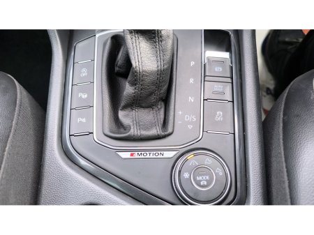 2017 Volkswagen Tiguan - thumbnail 18