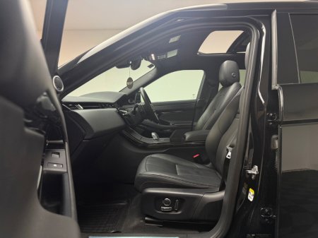 2024 Land Rover Range Rover Evoque HSE DYNAMIC P300E *PAN ROOF* €51,990 thumbnail