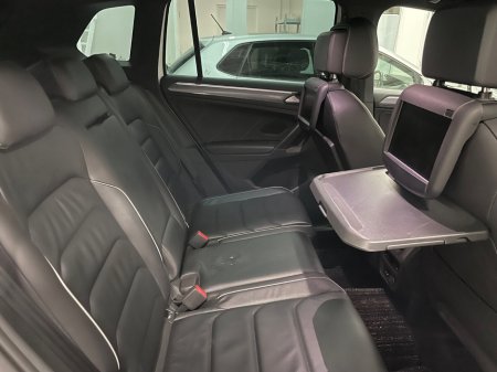 2019 Volkswagen Tiguan 2.0 TDI 190HP 4M R-Line DSG 7S €31,995 thumbnail