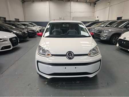 2017 Volkswagen up! Beat €12,250