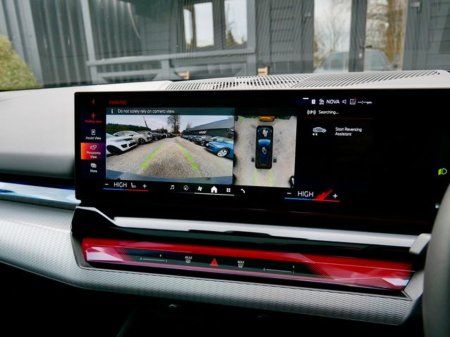 2025 BMW 5 Series - thumbnail 27