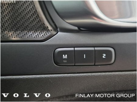 2022 Volvo XC40 - thumbnail 17