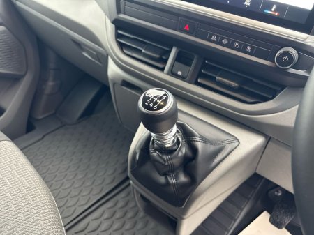 2026 Volkswagen Transporter Highline LWB 2.8T Manual 2.0TDI (Price ex VAT) €36,390 thumbnail