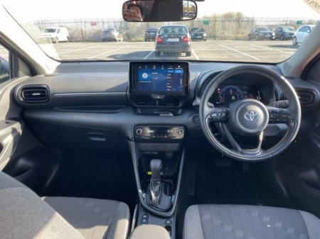 2025 Toyota Yaris - thumbnail 10