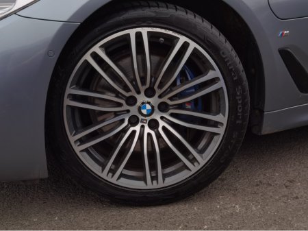 2019 BMW 5 Series - thumbnail 2