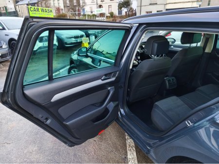 2021 Volkswagen Passat ESTATE BUS 2.0 TDI MANUAL 6SPEED FWD AA Approved 1 Year Warranty €19,950 thumbnail