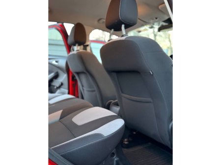 2014 Ford Focus - thumbnail 31