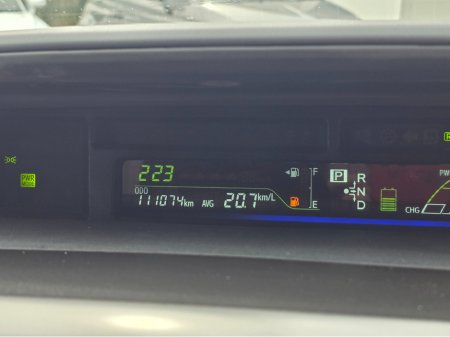 2014 Toyota Prius Alpha - thumbnail 25