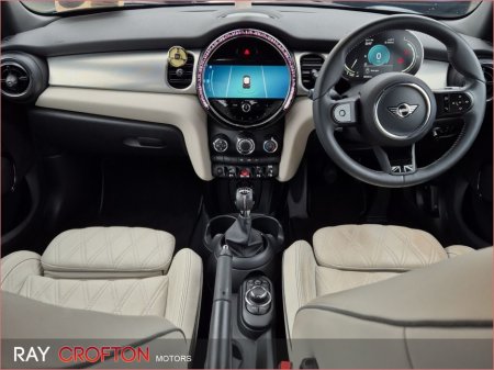 2022 MINI Hatch Cooper Exclusive €26,500 thumbnail