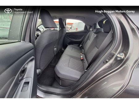 2024 Toyota Yaris 1.5 HYBRID LUNA 4DR €24,950 thumbnail