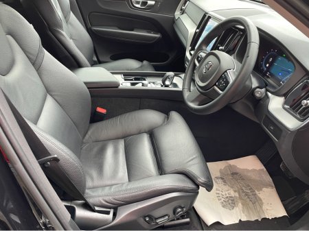 2023 Volvo XC60 - thumbnail 10