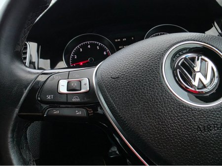 2015 Volkswagen Golf 1.4 HIGHLINE EDITION ALCANTARA SEATS REVERSING CAMERA - SIMI DEALER - LOW ROAD TAX BAND €14,750 thumbnail