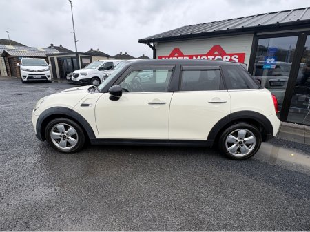 2016 MINI Cooper - view 3