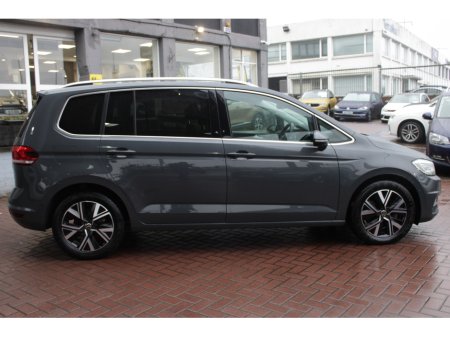 2021 Volkswagen Touran 2.0TDI HIGHLINE PLUS AUTO PAN ROOF  // UPGRADED ALLOYS // STUNNING CAR // BUY WITH CONFIDENCE AA AND SIMI APPROVED DEALER 2026 // FINANCE ARRANGED // ALL TRADE INS WELCOME // WELL WORTH VIEWING // €31,950 thumbnail