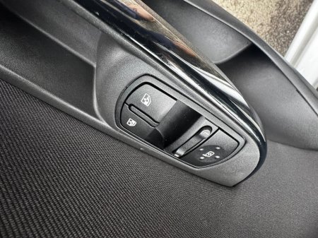 2017 Opel Corsa - thumbnail 15