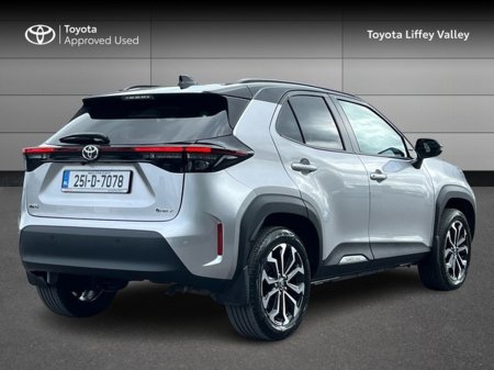 2025 Toyota Yaris Cross - thumbnail 2