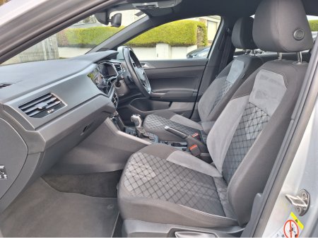 2022 Volkswagen Taigo R-LINE 1.0 TSI 110HP *Top Spec/Heated Seats/Automatic/Reverse Camera* thumbnail