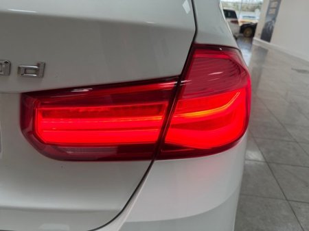 2016 BMW 3 Series - thumbnail 20