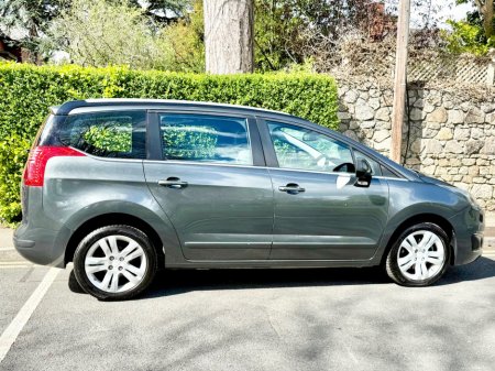 2016 Peugeot 5008 - thumbnail 3