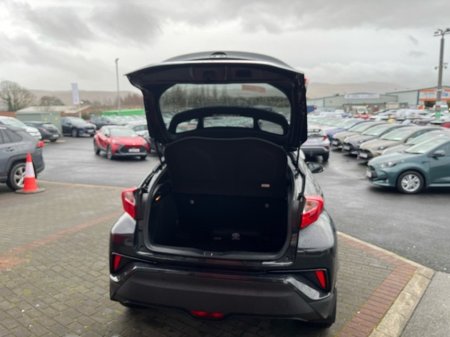 2018 Toyota C-HR C-HR HYBRID SOL €22,950 thumbnail