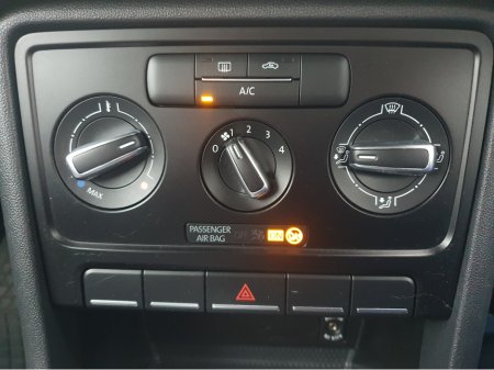 2014 Volkswagen Beetle 1.2 TSI Automatic €9,995 thumbnail