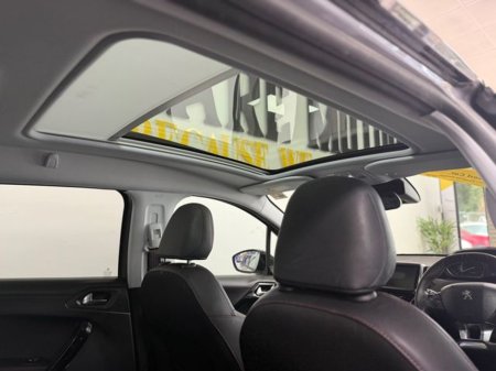 2017 Peugeot 2008 - thumbnail 12