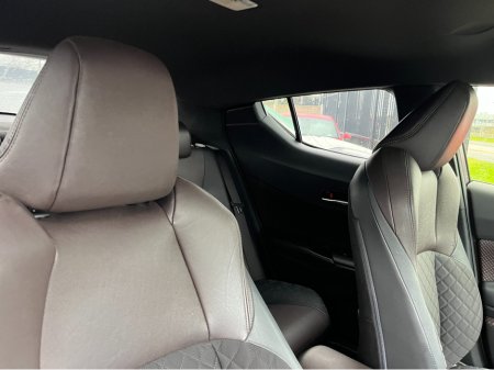 2018 Toyota C-HR 1.8 HYBRID AUTO LOW KM HIGH SPEC €18,450 thumbnail