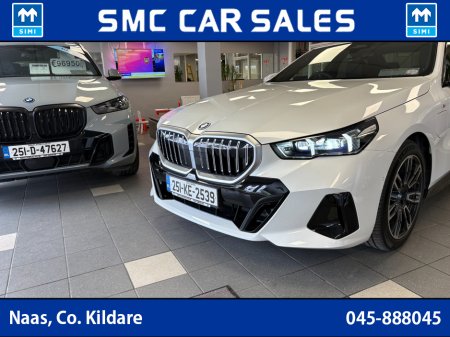 2025 BMW 5 Series - thumbnail 4