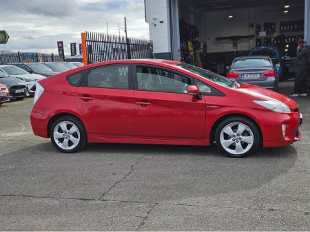 2014 Toyota Prius - thumbnail 4