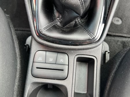 2018 Ford Fiesta - thumbnail 19