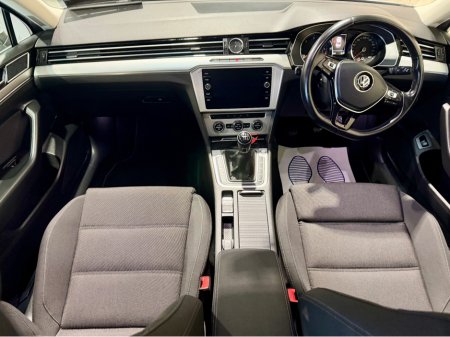 2019 Volkswagen Passat CL 2.0 TDI MANUAL 6SPEED FWD 150HP 4DR thumbnail