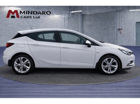 2019 Opel Astra - view 2