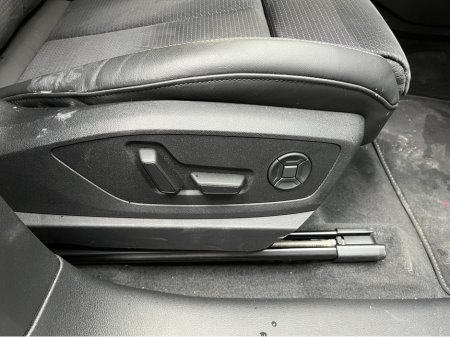 2024 Audi Q8 e-tron €64950 2024 AUDI Q8 E-TRON 55 QUATTRO S-LINE AUTOMATIC / CRUISE CONTROL / 360° CAMERA / ELECTRIC MEMORY & HEATED SEATS / PADDLE SHIFTERS / AMBIENT LIGHTS / APPLE CARPLAY / HEATED REAR SEATS €64,950 thumbnail