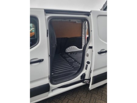 2020 Peugeot Partner  €10,950 thumbnail