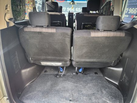 2015 Nissan Serena - thumbnail 9