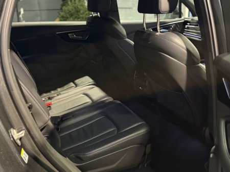 2021 Audi Q7 TFSI E QUATTRO *S-LINE BLACK EDITION* // HUGE SPEC // 12 MONTH WARRANTY // SAME DAY FINANCE // €59,950 thumbnail